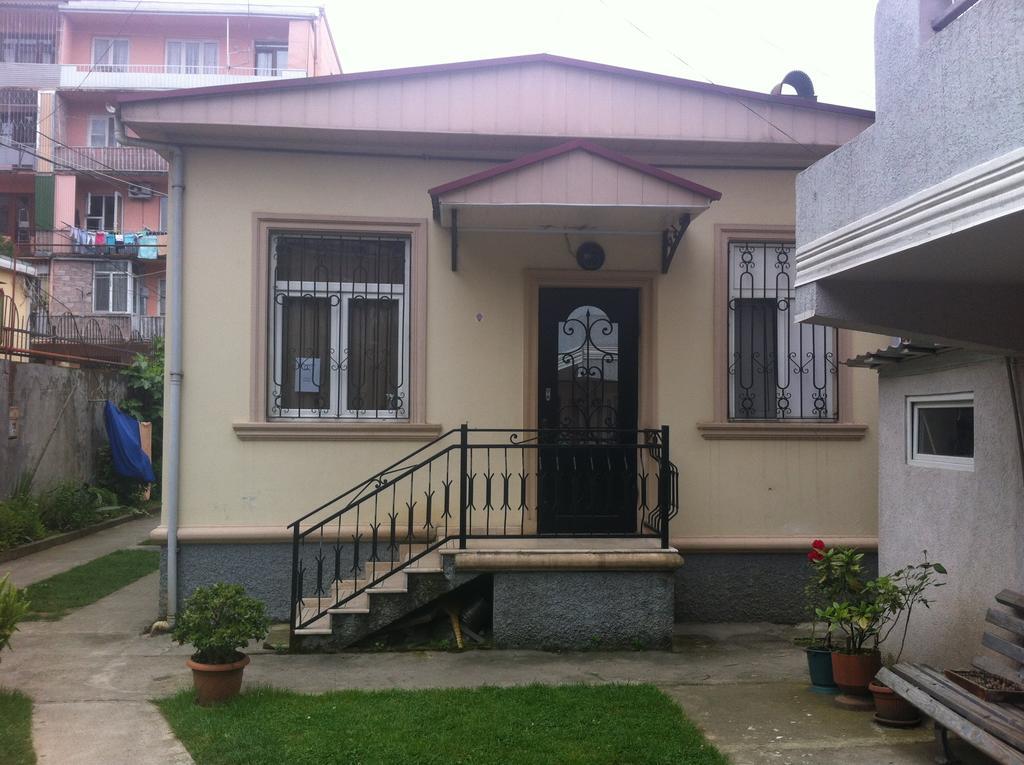 Guest House Kldiashvili Batumi Habitación foto